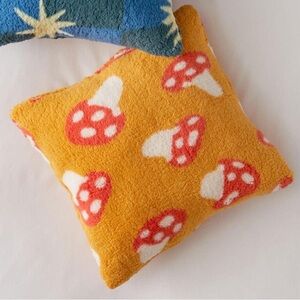 •new• URBAN OUTFITTERS Amped Fleece Mushroom Pillow